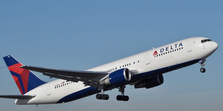 Delta y BCD Travel avanzan en gestión de viajes con combustible sostenible