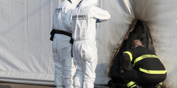 Detienen en Italia a dos por incendiar centro de vacunación – Noticieros Televisa