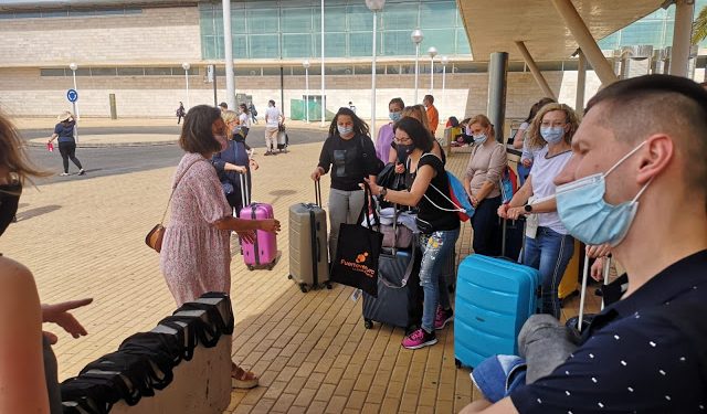 El Cabildo da la bienvenida a un fam trip que recomendará Fuerteventura a potenciales visitantes de Polonia