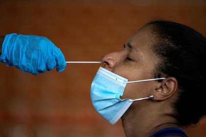 Guyana registró en las últimas 24 horas un total de 114 nuevos casos de la covid-19, lo que eleva el número total de contagios en el país en 13.518. EFE/ Orlando Barría/Archivo
