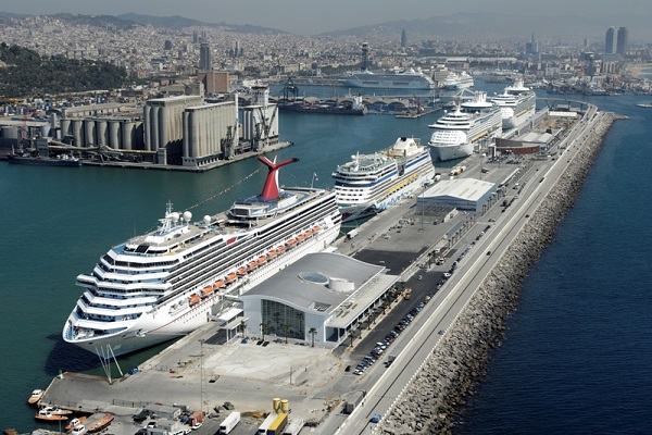 El Puerto de Barcelona quiere activar el tráfico de cruceros en junio El Puerto de Barcelona quiere activar el tráfico de cruceros en junio