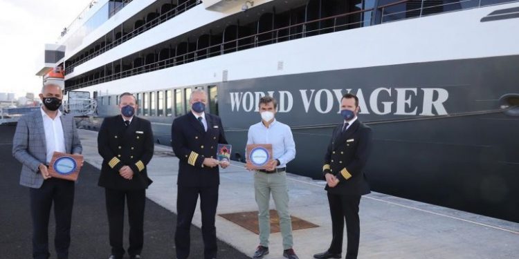 El crucero de lujo ‘World Voyager’ recala por primera vez en Lanzarote