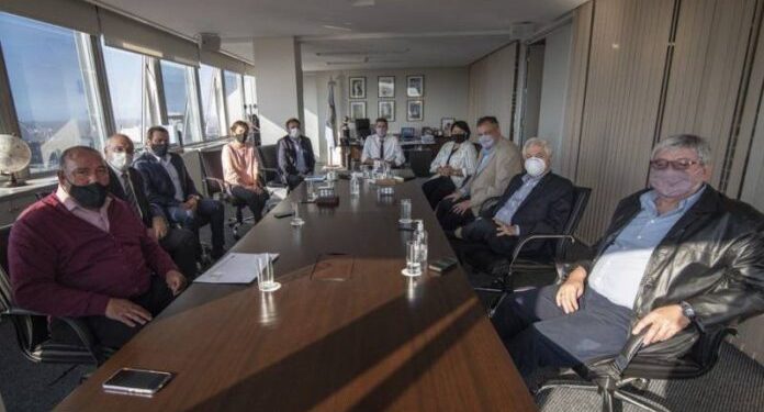 Empresarios de Bariloche pidieron auxilio a Lammens