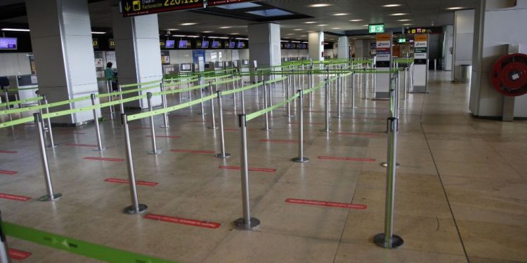 areopuerto barajas covid19 coronavirus aerolineas viajar turismo