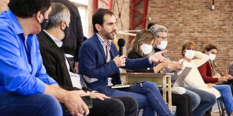Eximen tasas para gastronómicos, salones de fiestas y agencias de viaje