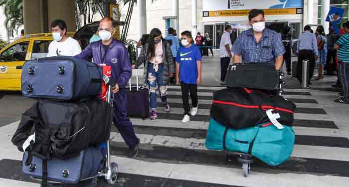 Fiebre del turismo de vacunas a Estados Unidos activa al sector aéreo