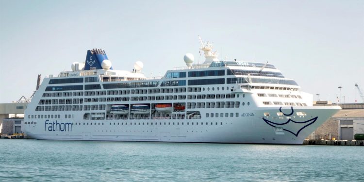 Gobierno de EEUU permite viajes de cruceros de prueba con voluntarios
