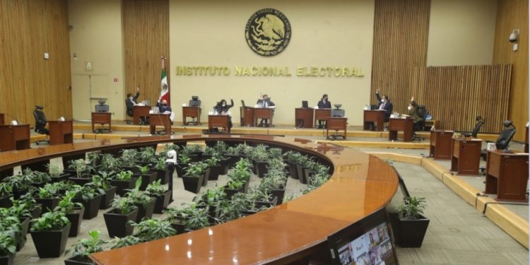 INE cambia proyecto que planteaba cancelar candidatura a Morena en SLP