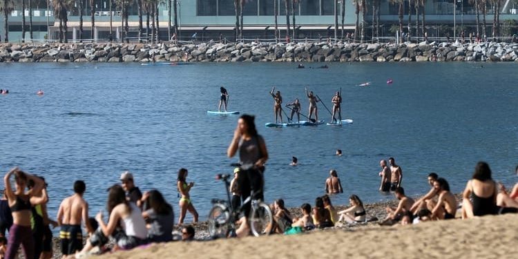 playa de la barceloneta, barcelona, turismo Españadesconfinamiento