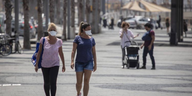 Israel ya ha retirado la obligación de llevar mascarilla en la calle. Foto: Ilia Yefimovich / Dpa