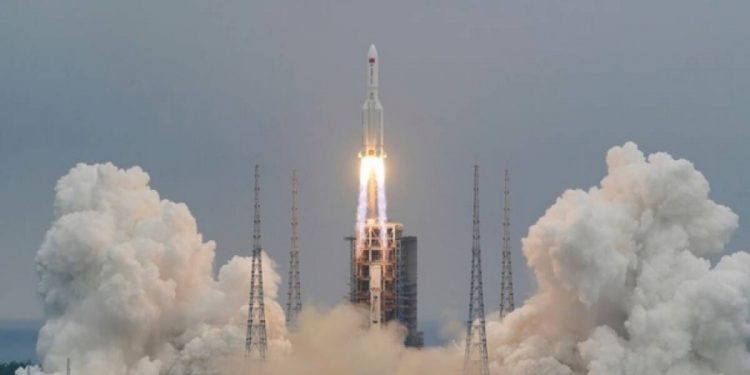 Restos de cohetes chinos, NASA, Gran Marcha 5B, restos de cohetes aterrizando en Maldivas, fragmento en la órbita terrestre baja, Salyut 7, basura espacial, reentrada incontrolada