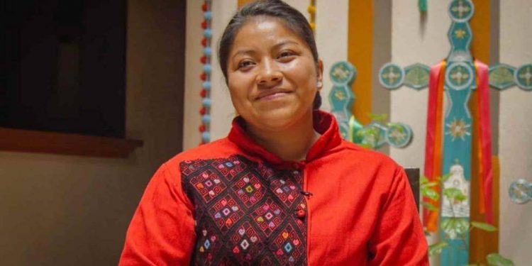 La indígena tzotzil Claudia Albertina es la única mexicana entre los los 50 mejores chef