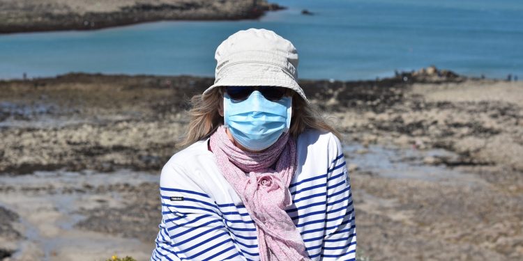 Turista viajero covid