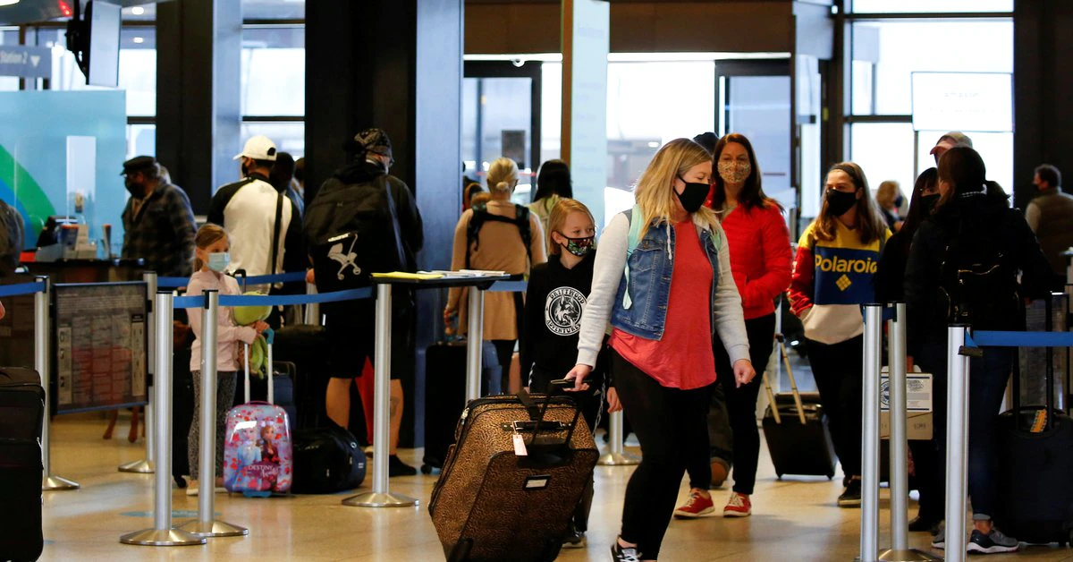 Largas filas y vuelos demorados en varios aeropuertos de Estados Unidos por una falla en los sistemas