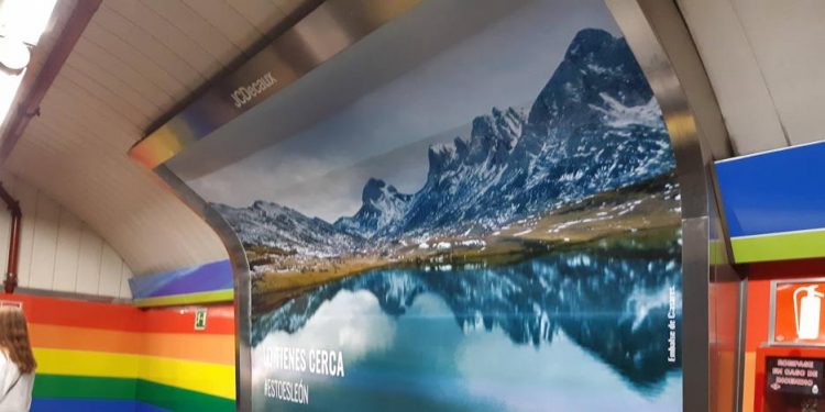 León se promociona como destino turístico en el Metro de Madrid