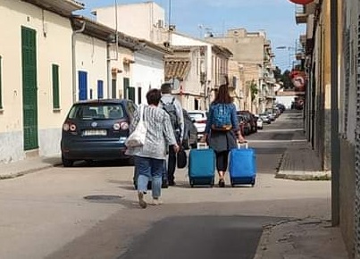 Llegan los primeros turistas a Porto Cristo; Hay 11 millones para el Plan Turismo; Apeadero en Inca; Convenio ayudas directas