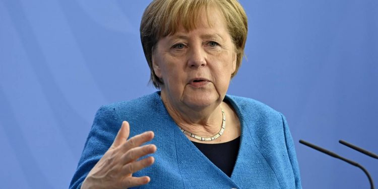 Los europeos pudieran viajar fuera de sus países este verano si los casos siguen en declive