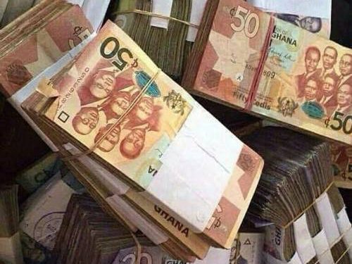 Nigerianos especializados en estafas de moneda falsa incautados por agentes de seguridad de Ghana