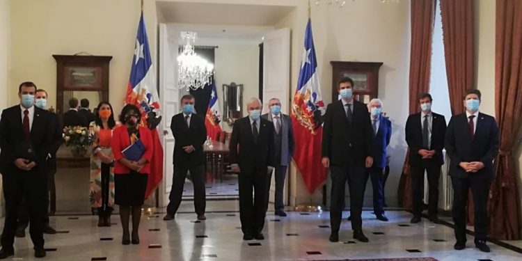 Nueva Constitución: tiempo de diálogo y razón