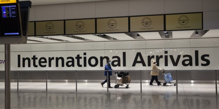 "Pasaporte" del COVID-19 para facilitar viajes al exterior