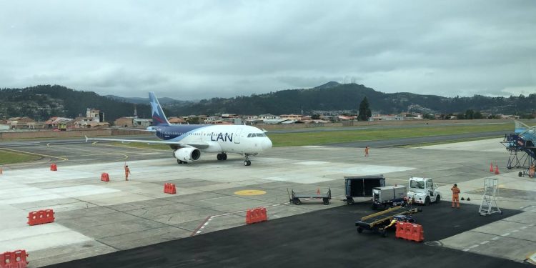 Por error en aeropuerto de Cuenca, vuelo de Latam no pudo aterrizar y tuvo que retornar a Quito | Ecuador | Noticias