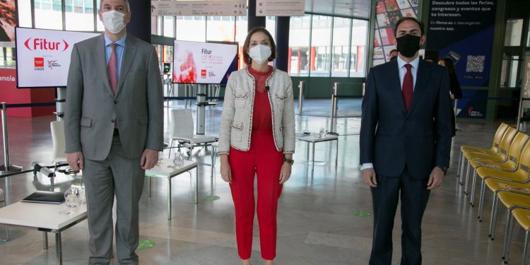 Presentación de Fitur a los medios, en Ifema, con Maroto, de los Mozos, Valcarce, López Puertas...