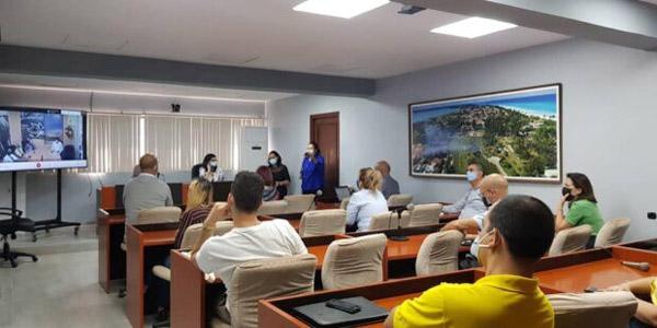 Presentan en Cuba primera Bolsa Turística del Oriente.