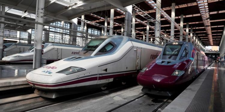 Renfe operará 17 AVE por sentido entre Madrid y Barcelona desde 25 euros