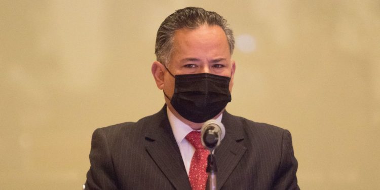 Santiago Nieto, titular de la UIF, da positivo a COVID-19
