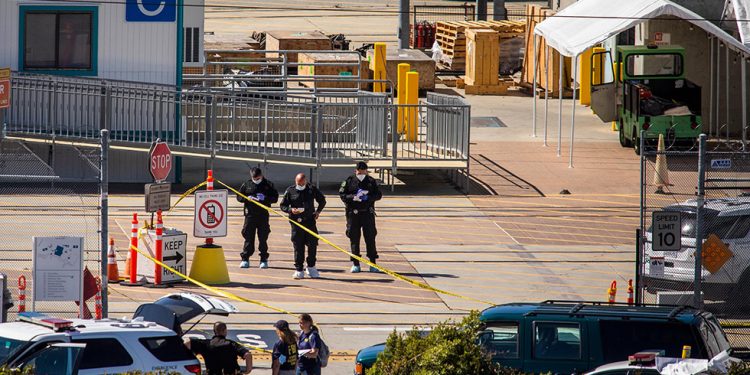 Tirador de California tenía un diario con mensajes de odio hacia su jefe