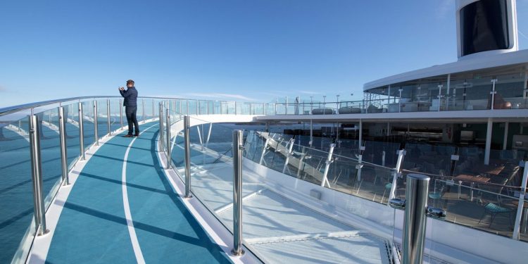 Tui Cruises pedirá dos pruebas negativas de coronavirus y con costo