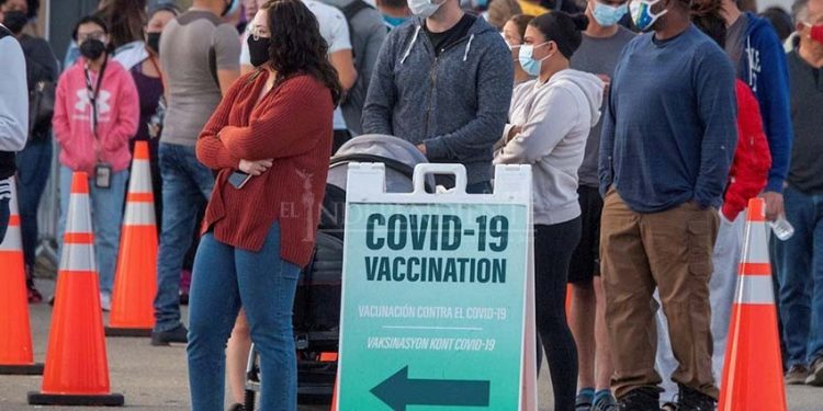Turismo de vacunas abre más la brecha de desigualdad social
