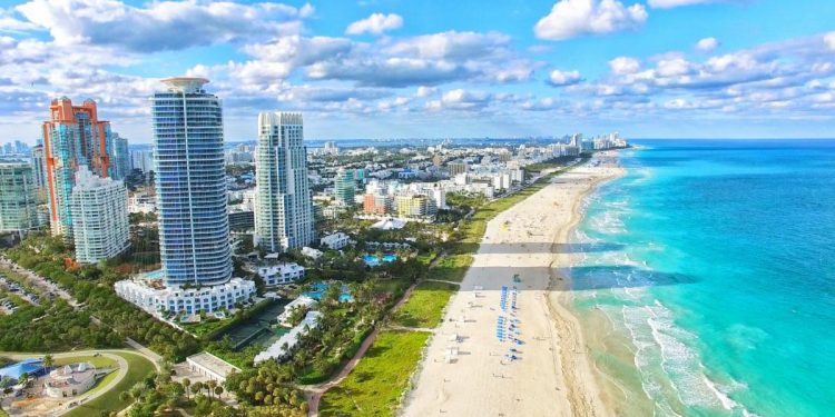 Turismo de vacunas en EU atrae a mexicanos