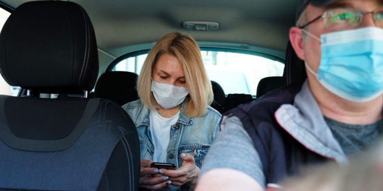 Uber, DiDi y Cabify ofrecerán viajes con descuento