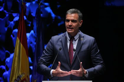 17-05-2021 El presidente del Gobierno, Pedro Sánchez, interviene en la inauguración del IV Congreso Iberoamericano del Consejo Empresarial Alianza por Iberoamérica (CEAPI), a 17 de mayo de 2021, en Madrid, (España). El encuentro, que se celebra el 17 y 18 de mayo, reúne a varios líderes empresariales de la región para debatir el papel social de la empresa como partícipe de un nuevo estado del bienestar y la recuperación post pandémica. Expertos analizarán las claves del futuro económico y social de Iberoamérica, así como el papel de la sostenibilidad, la digitalización o la colaboración público-privada tendrán en la recuperación.
POLITICA 
Isabel Infantes - Europa Press
