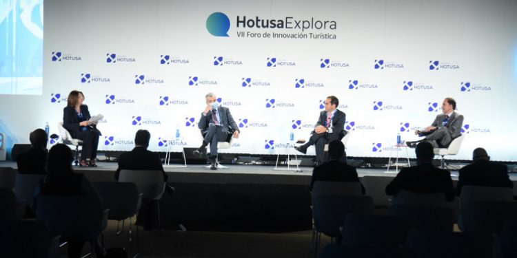 Vacunación y armonización de medidas, claves para reanudar los viajes