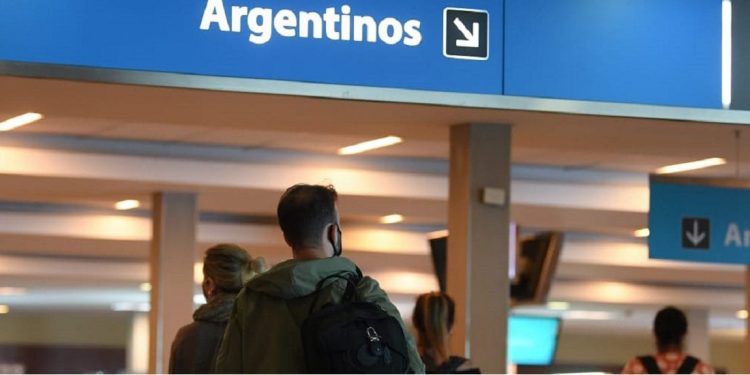 Viajes al exterior: qué requisitos son necesarios para poder salir y entrar del país