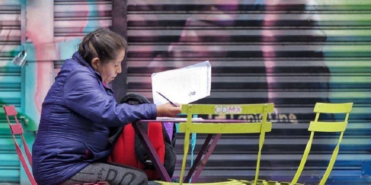 mujeres luchan con el desempleo en pandemia