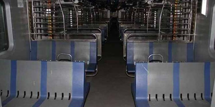 Bombay, trenes locales