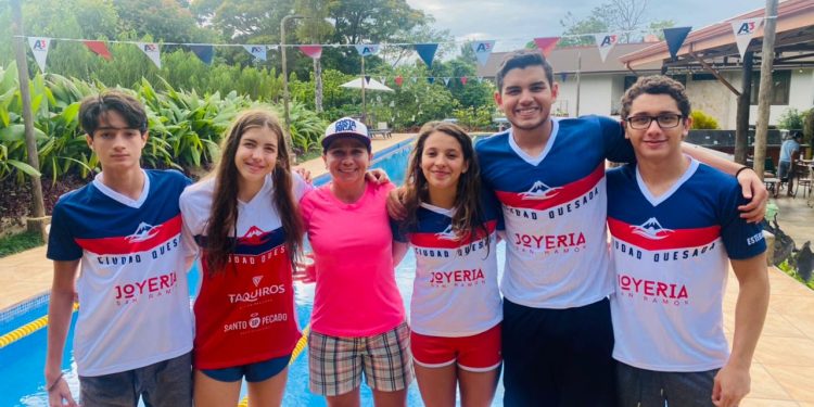 ¡Orgullo! 5 nadadores sancarleños representan al país en torneo internacional
