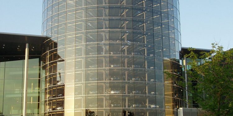 Fábrica transparente de Wolkswagen en Dresde