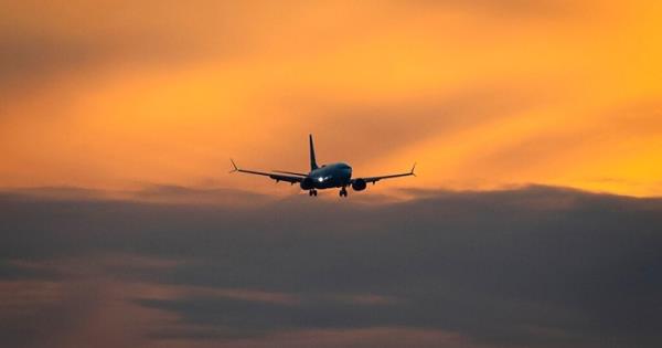 Viajar en avión no crea riesgo de trombos a los vacunados contra la covid