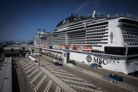 26 - 06 - 2021 / Barcelona / Vuelta de los cruceros a Barcelona / El crucero MSC Grandiosa y Director General MSC España Fernando Pacheco / Foto: Llibert TEixidó