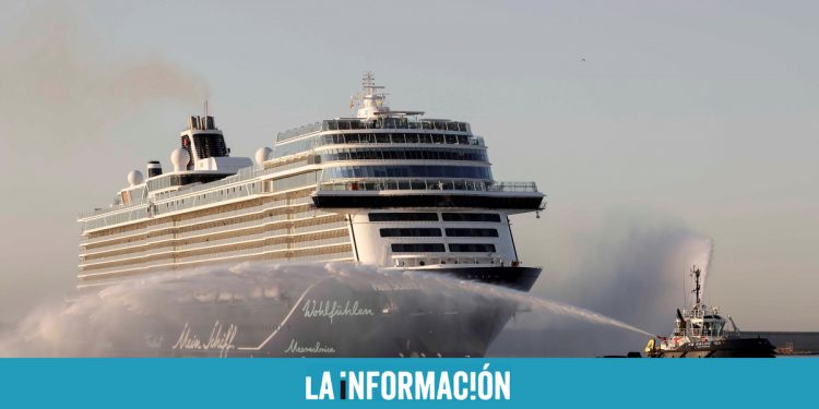 Llega a Valencia el barco 'Mein Schiff 2', primer crucero en el puerto en 15 meses