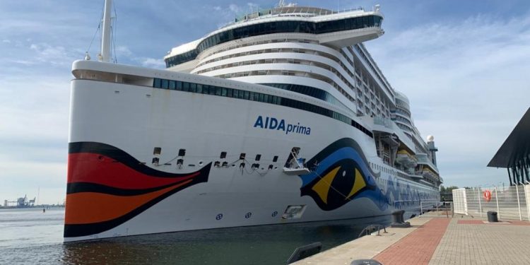 AIDAprima prepara su vuelta a las travesías en el Puerto de Rostock