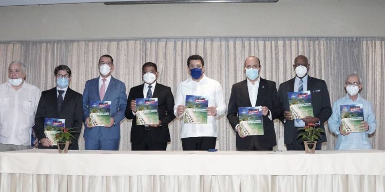 Adompretur presenta primera edición de revista Turismo Dominicano