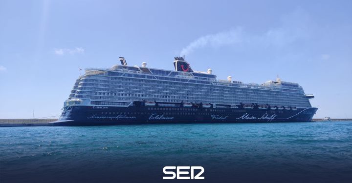 Atraca en Alicante el "Mein Schiff 2", el primer crucero en 15 meses, con 868 alemanes a bordo | Radio Alicante | Actualidad