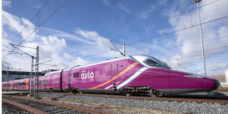 Avlo se estrena con viajes Madrid-Barcelona desde 7 euros