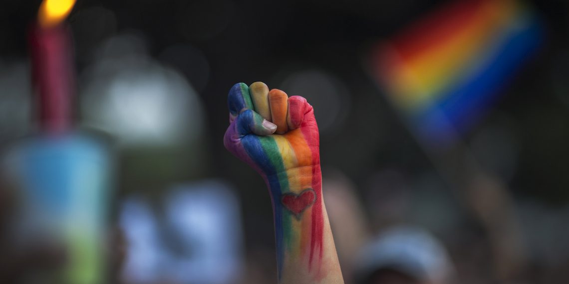 CA prohíbe viajes estatales a estos 17 estados que discriminan a la comunidad LGBTQ – Noticias Ya