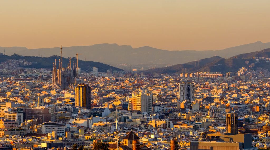 Cambios en los requisitos para menores con viajes a España — Conocedores.com